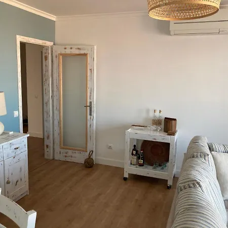 Ryan's Flat アパート